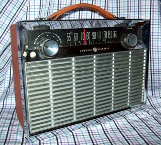 Vintage/Antiqu​e General Electric/GE Transistor/Por​table Radio 
