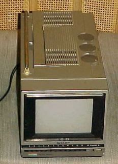 RETRO VINTAGE COLOR TV SHARP 5 INCH MODEL 5G11 1982