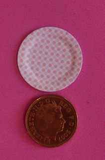 Dolls House Miniature   20 Pink Polka Dot Paper Plates