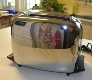   Chrome Bakelite Art Deco Automatic Toastmaster Toaster EXCELLENT S103
