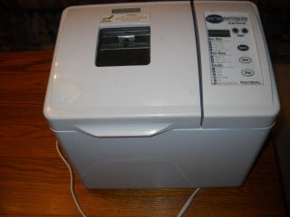 West Bend Bread Machine, Model 41026, Good Used Condition! White