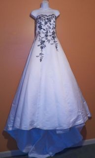 Davids Bridal, White & Black Embroidered Wedding Dress, Petticoat 