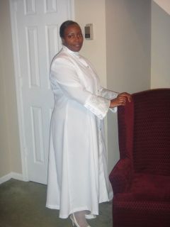 Custom Tailored Ladies, White Clergy Robe, NEW, Sizes 2&UP (E mail 