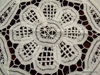 vintage round lace tablecloth in Tablecloths