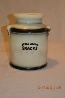 Vintage Antique Ceramic Pottery Cookie Jar without lid U.S.A.