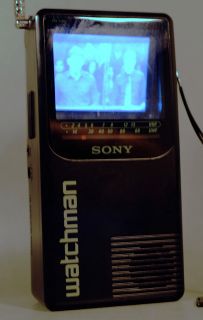 SONY WATCHMAN BLACK & WHITE TV FD 230 PORTABLE 2.7 BATTERY OPERATED 