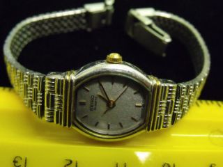   WRIST WATCH FOR PARTS USE UNTESTED USED SEIKO WRISTWATCH W/ BAND