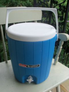 Vintage 1980 Coleman Roundabout Blue Water Jug Cooler With Tray Insert