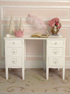 Charming White Desk Fit For Your Little Princess (Like Pottery Barn)