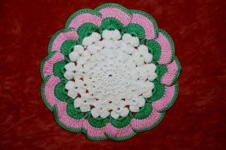 VINTAGE HAND CROCHETED 2 SIDED 6” WHITE GREEN PINK DOILY POT PAN 