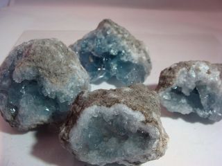 UNSEARCHED NATURAL CELESTITE CRYSTALS   1000 Carats   Clusters 