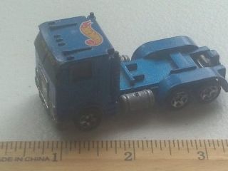 64 DIECAST TOY HOTWHEELS CAR 1986 BLUE TRACTOR TRAILER CAB HAULER 
