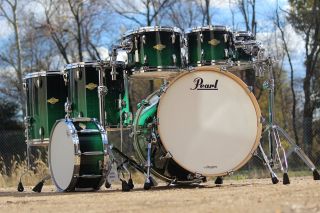 Musical Instruments & Gear > Percussion > Drums > Sets & Kits