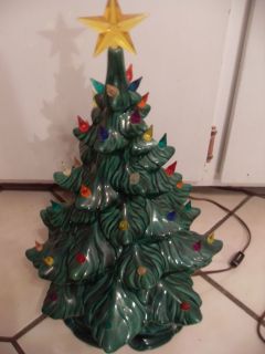 VINTAGE ATLANTIC MOLD LIGHTED 1970S CERAMIC CHRISTMAS TREE WITH STAR