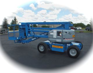 articulating boom lift in Lifts