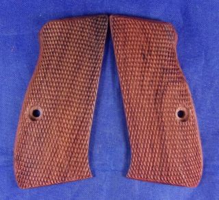 NEW WOOD CHECKERED GRIPS FOR CZ 75,85, COMPACT, CZ 75, 85D