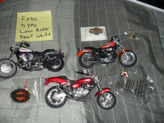   DAVIDSON OFFICIAL 3 MINI BIKE TOYS AND 4 MINI PINS LIKE NEW CONDITION