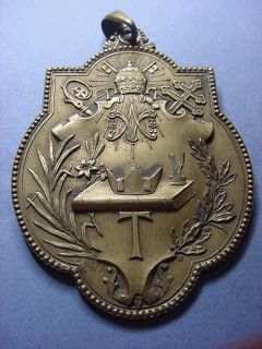 Papal Medal Gold Plated Bronze 80mm Tiara c1870