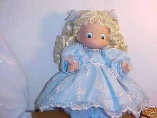 PRECIOUS MOMENTS DOLL * * 12 Butterfly Kisses   Blonde VINYL NEW