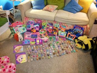HUGE BIG LITTLEST PET SHOP LOT LPS With Many Houses And Bumble Bee 