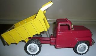 Vintage Die Cast Hubley Toy Dump Truck Model #1490 Red Cab 8 Long USA 