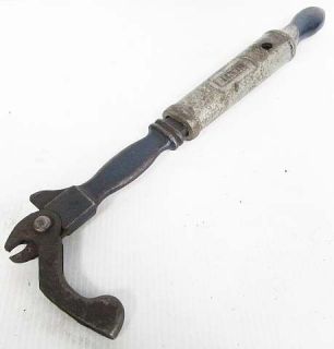 CRESCENT TOOL COMPANY GIANT NO. 101 NAIL PULLER