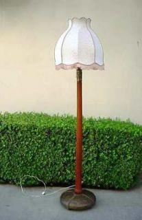OUTSTANDING ANTIQUE OAK & BRASS FLOOR LAMP