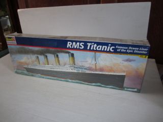 Revell/Monogram 1570 RMS Titanic Ocean Liner Ship