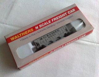 WALTHERS • MILWAUKEE ROAD TRAIN CARRIAGE • PS4427 • NEW