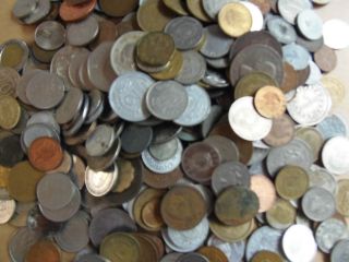   World & Foreign Coins U Get 1/2 Lb of Coins40 55 Bonus Gift $4 Value