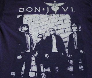 BON JOVI Tour 2011 mens XL T Shirt/Tee/To​p/Tshirt COOL METAL LOGO 