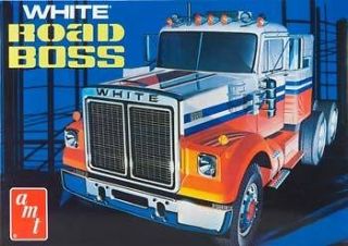 AMT 1/25 White Road Boss Truck Plastic Model Kit / Fact Sealed Box