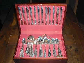 91 PC Set Rogers Oneida Brittany Rose Silverplate Knives Forks Spoons 