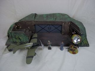 c1935 Moritz Gottschalk Airfield Bunker HQ Set With Tipp Co. Tinplate 