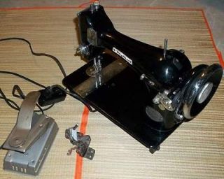 VINTAGE Rhythm De Luxe Precision Built Made In Japan Sewing Machine 
