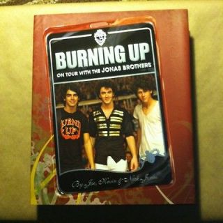 Burning Up : On Tour with the Jonas Brothers by Kevin Jonas, Nick 