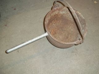Vintage Holland #10 cast iron pot / cauldron with steel handle 19
