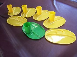 Vintage 7 DIVIDED PLATES & 5 CUPS yellow & green OVAL Molded PLATES 