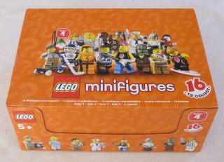 NEW LEGO MINIFIGURE SERIES 4   Case of 60 Packets 8804 box sealed 