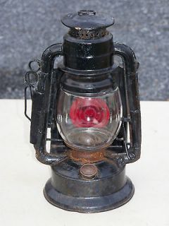 ANTIQUE RAILROAD LANTERN DIETZ JUNIOR WAGON LAMP W/ RED BULLS EYE LENS