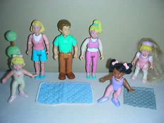   Loving Family 6 People. 3 Adults 3 Children Figures & Accessories