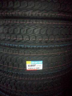   14 ply LING LONG D37 drive traction semi truck tires WHOLESALE qty40
