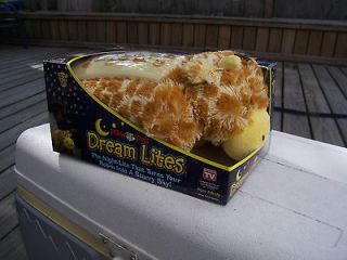 DREAM LITES PILLOW PET (JOLLY GIRAFFE ). TURN ANY ROOM INTO A STARRY 