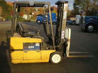 YALE ELECTRIC THREE WHEEL FORKLIFT 3000 LBS CAPACITY
