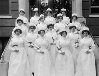 early 1900s photo GEORGETOWN UNIVERSITY HOSPITAL. GRADUATING NURSES 