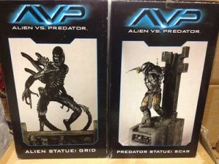 Alien vs Predator Statue Set from Palisades