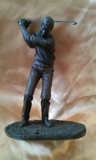 golfer statues