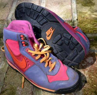 Nike Vintage Hiking Trail Boots Womens Lava 1990 size 8 Worn to be 