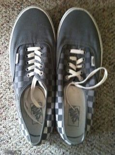 NICE Grey Solid and Checkered VANS Mens Canvas Boat Tennis Shoes Size 