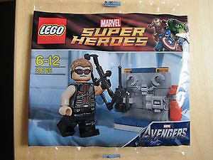 LEGO EXCLUSIVE PROMO MARVEL HAWKEYE WITH ACCESSORIES AND MINIFIGURE 